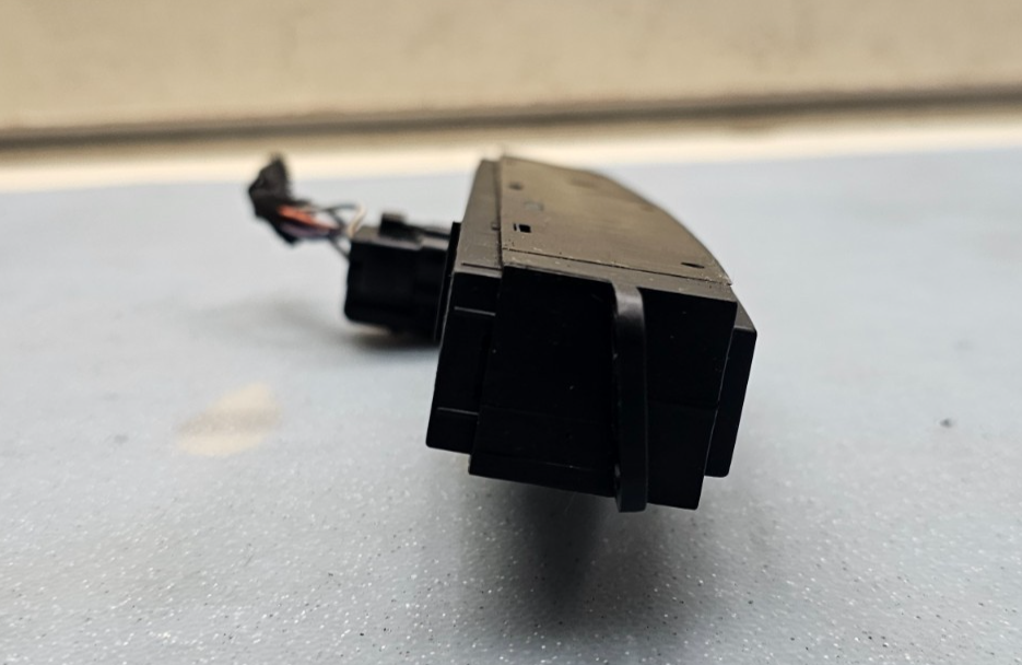 🔥2001-2007 Town & Country Caravan Rear Wiper Hazard Switch OEM SW32