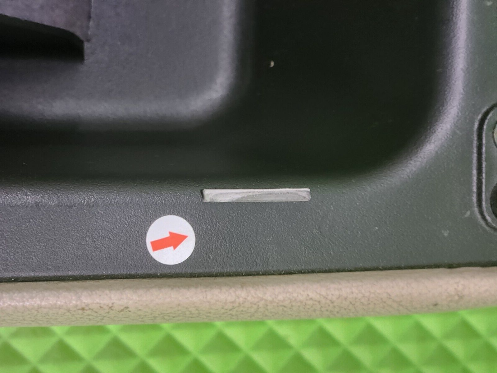 2007-2014 Ford Expedition Center Console Cover Armrest Lid LIGHT GRAY OEM