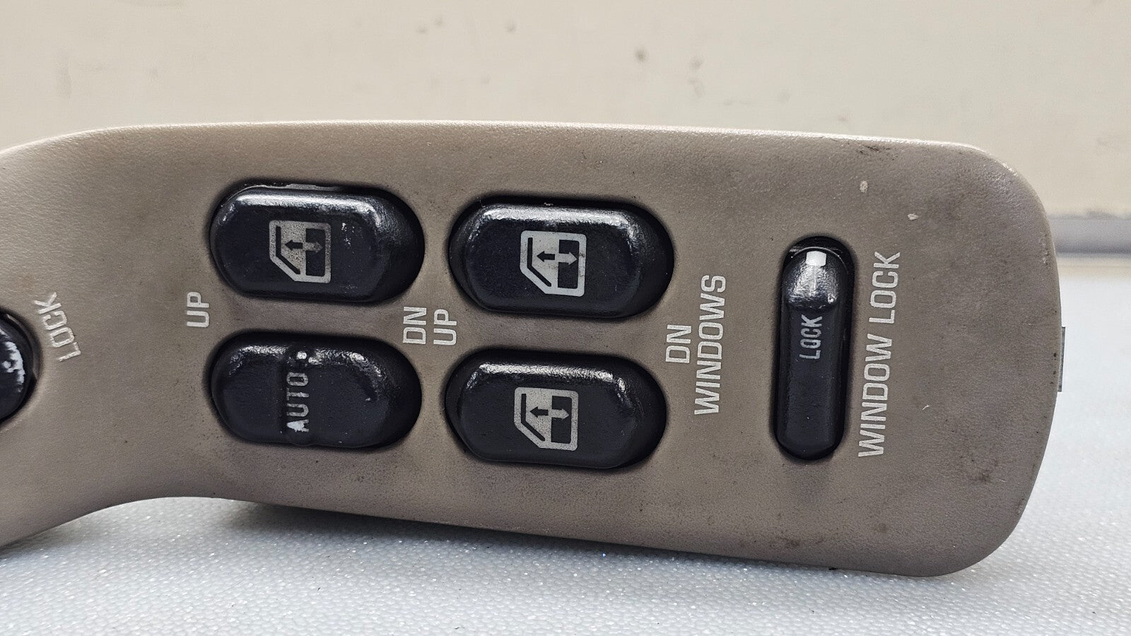 96-98 Achieva Cutlass Supreme Left Driver Master Door Window Control Switch Tan