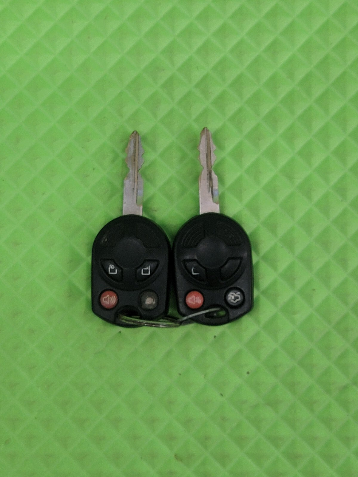 🔥2008-2015 Ford Edge Car Remote Key Fob X2