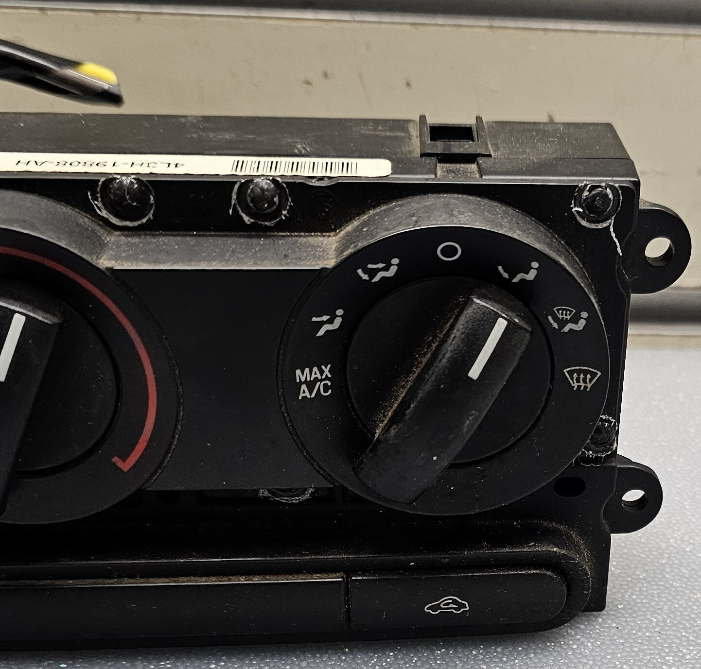 04-08Ford F150 F250 Dash Center AC Heater Climate Control Temperature Unit 2Knob