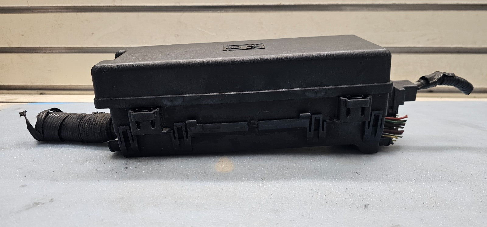 🔥2007 LINCOLN NAVIGATOR Engine Fuse Box Relay Module Junction Integrated Module