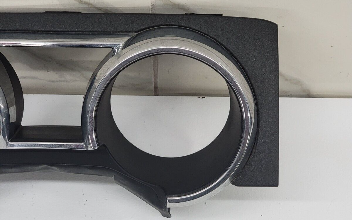 🔥05-09 Mustang Dash Instrument Cluster Bezel Speedometer Trim Chrome/Black C32