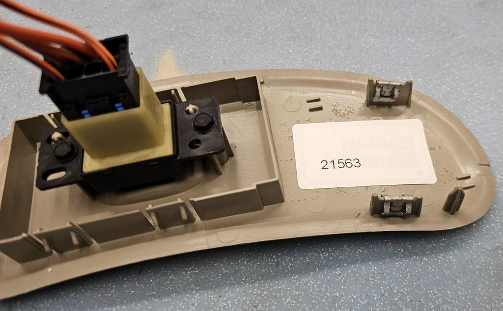 🔥01-07 Caravan Town Country Front Right Passenger Window Door Lock Switch Gray
