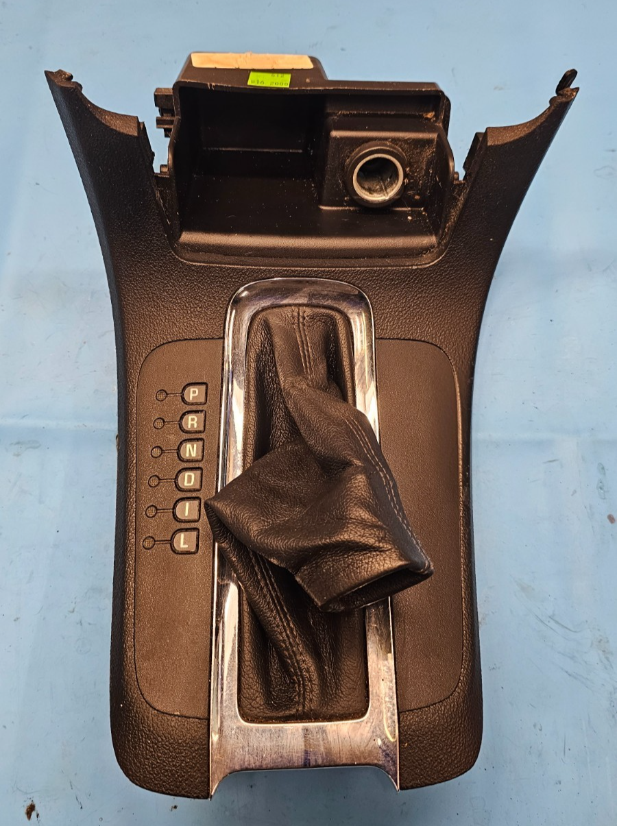🔥08-12 MALIBU AUTOMATIC TRANSMISSION FLOOR GEAR LEVER SHIFTER TRIM BEZEL Black