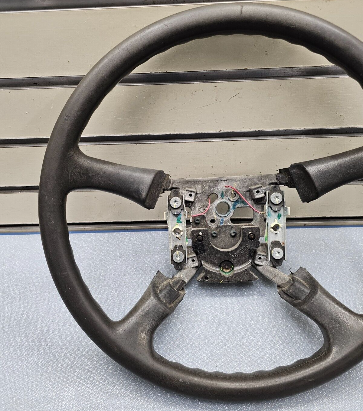 99-02 Chevy Silverado Tahoe Suburban Blazer SONOMA Steering Wheel Leather black