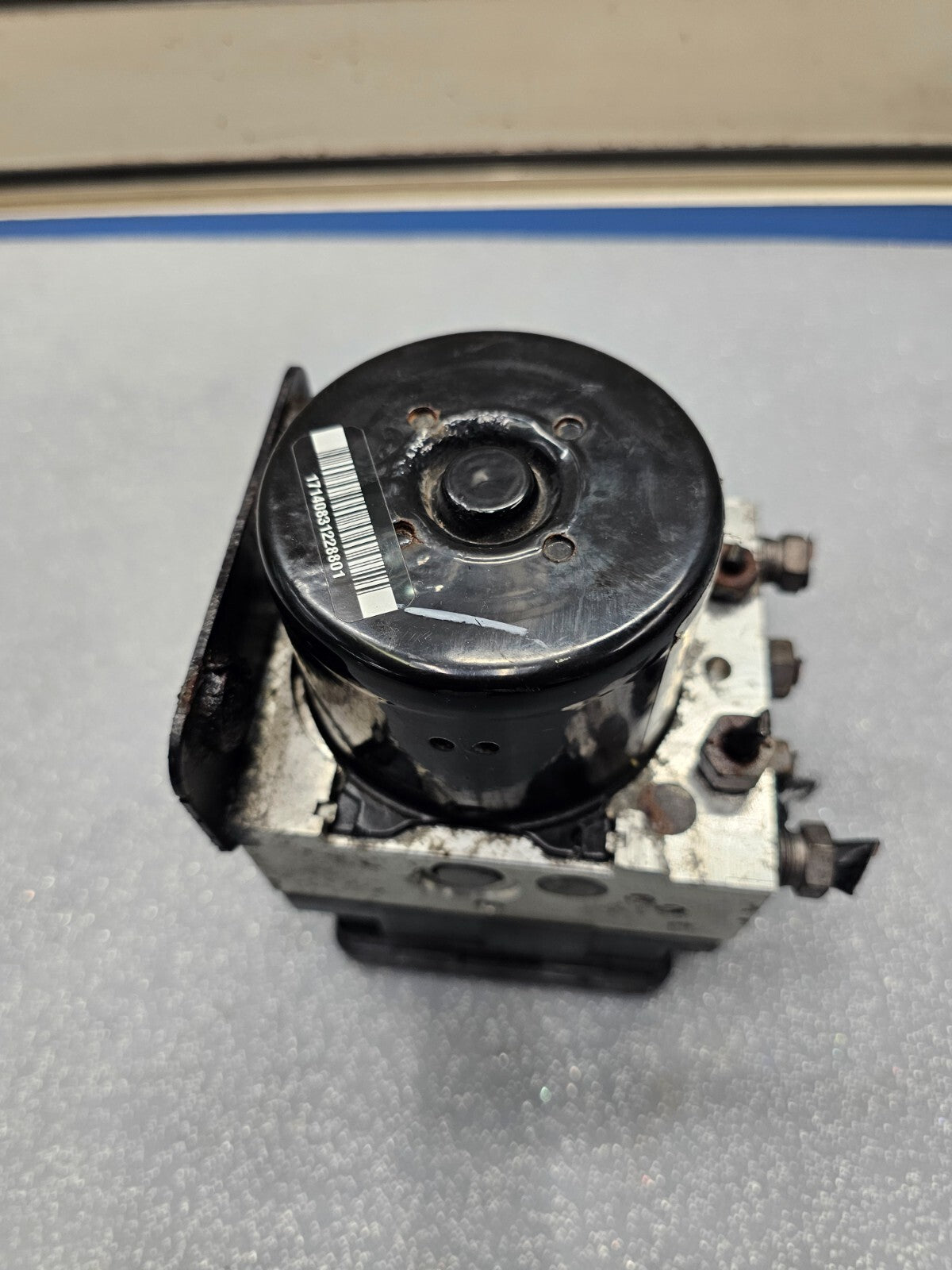 2011 Ford Fiesta ABS Anti-Lock Brake Pump Motor Actuator Control Module Assembly