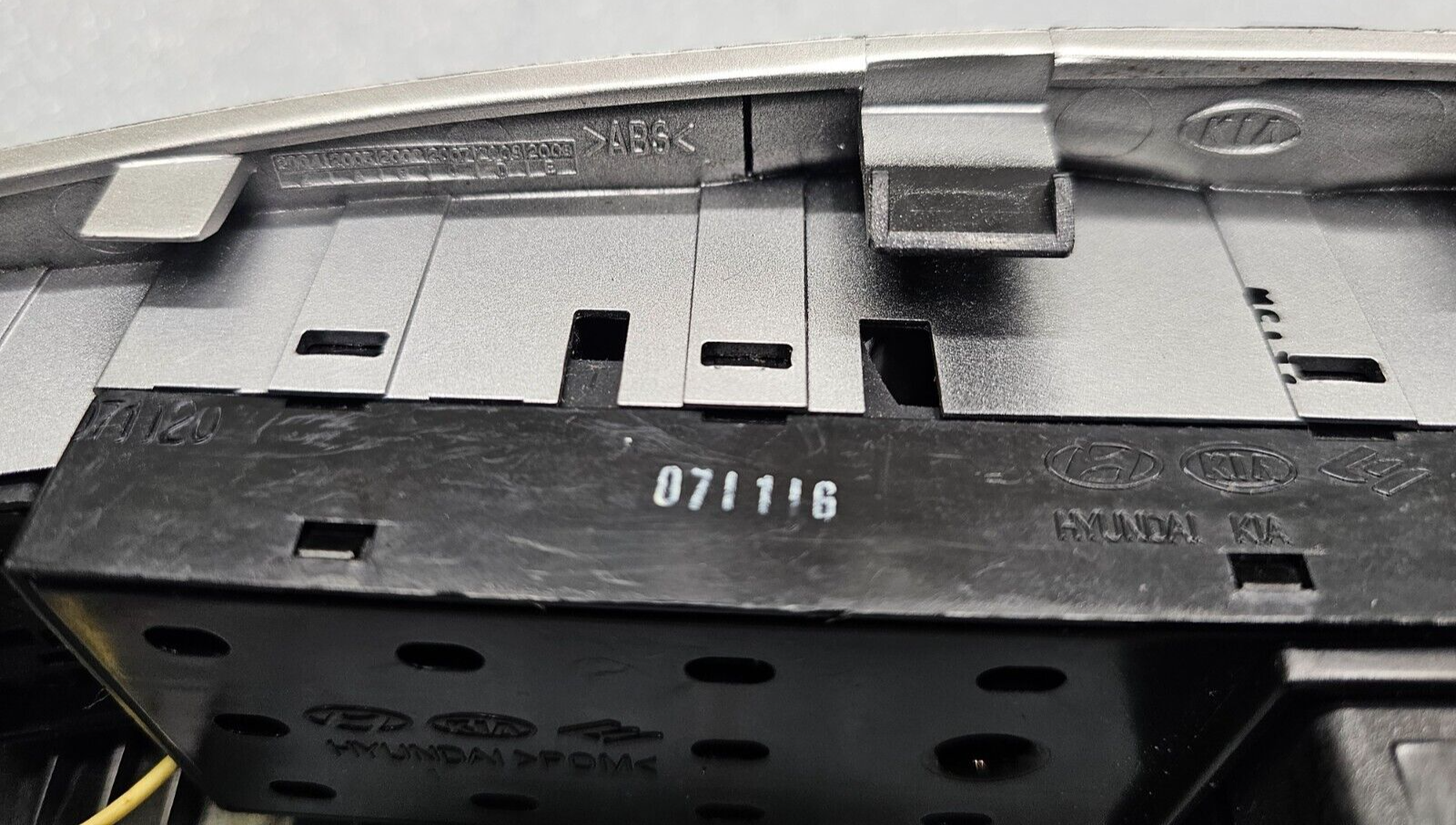 🔥05-10 SPORTAGE LEFT DRIVER MASTER POWER WINDOW SWITCH CONTROL ASSEMBLY SILVER