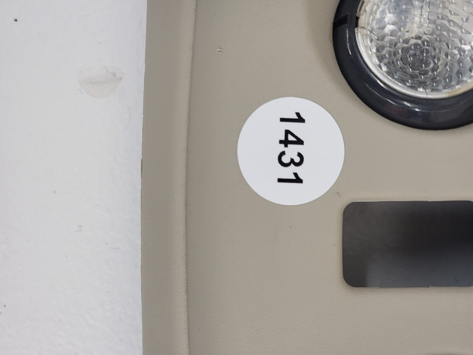 🔥03-06 Escalade Tahoe Yukon OVERHEAD ROOF CONSOLE/MAP LIGHT  LIGHT TAN