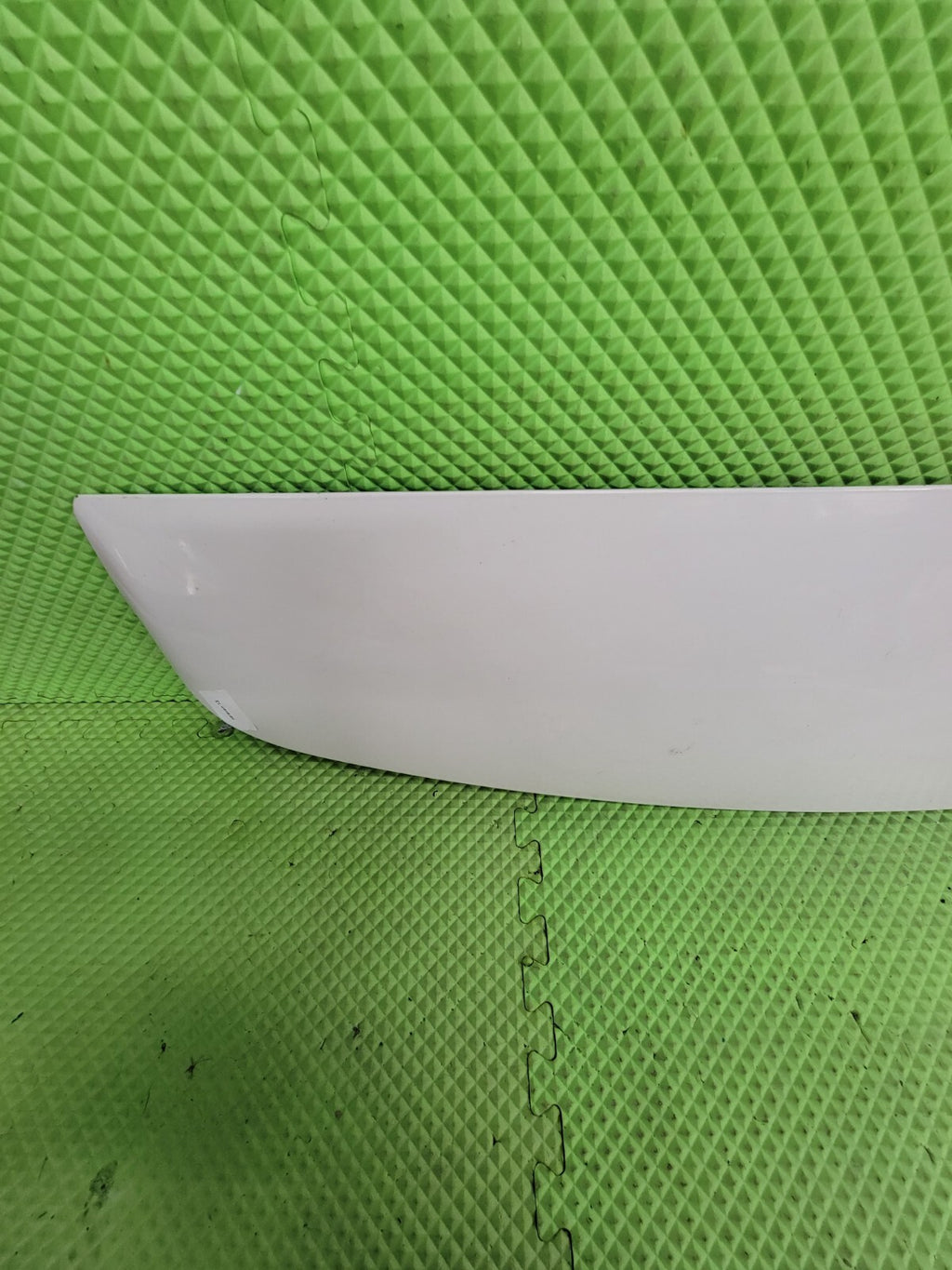 11-20 Dodge Grand Caravan Rear Upper Hatch Spoiler Wing Mount Break Light White