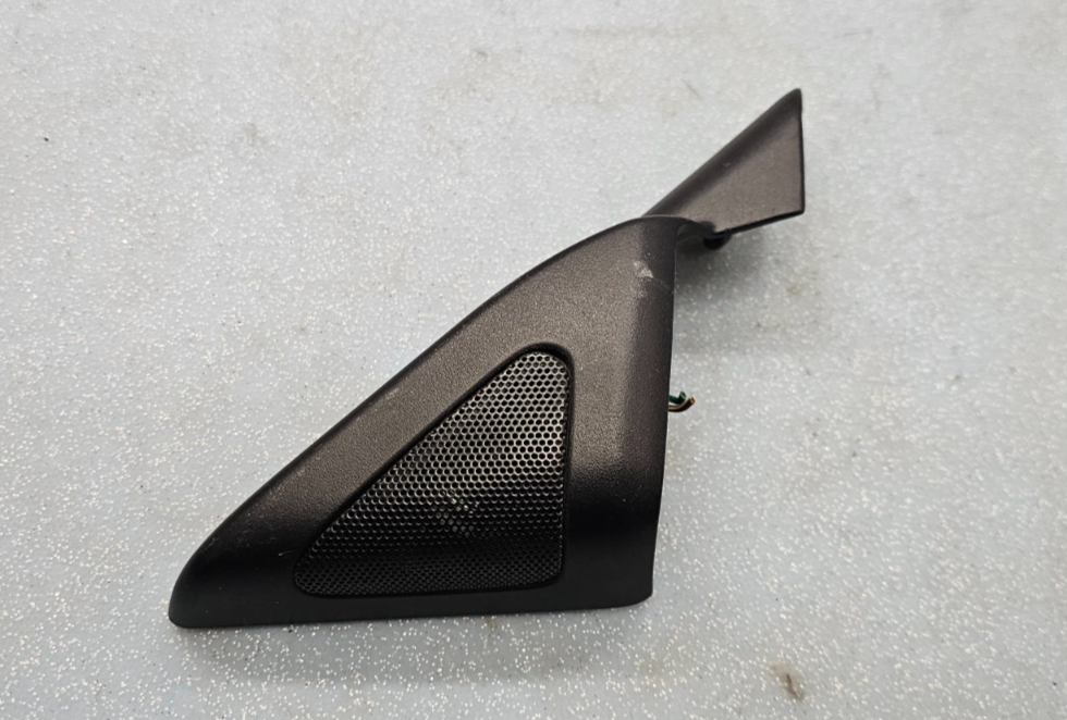 🔥09-03  Subaru Forester  Tweeter Grille and Gusset Cover LH BLACK