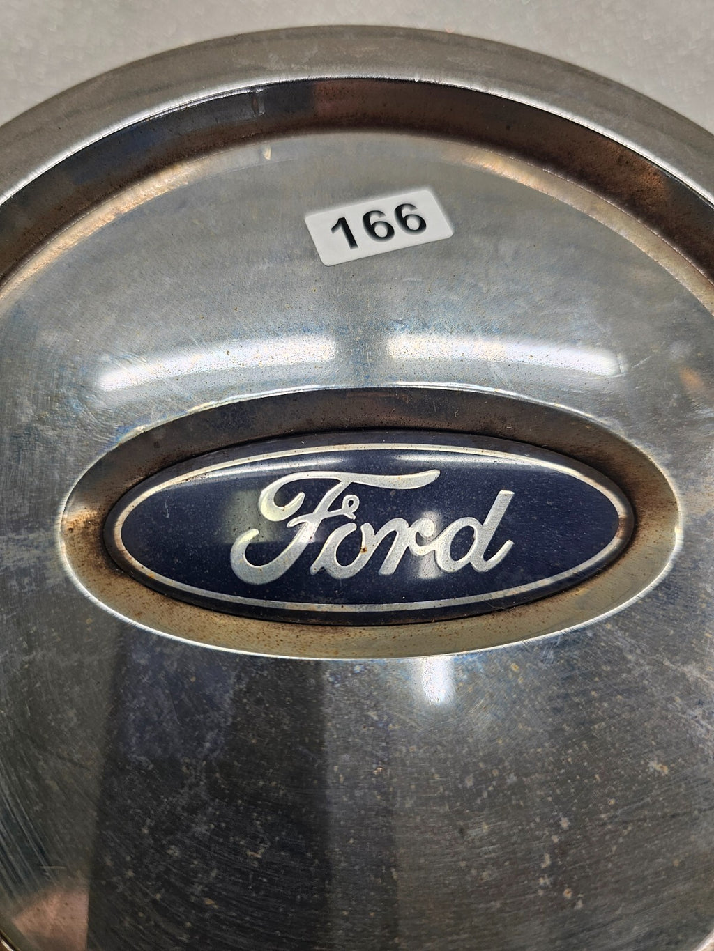 03-06 Ford Expedition Front Rear Wheel Center Cap Lip Hubcap Gray Silver Chrome