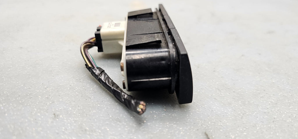 🔥06-09 FUSION MERCURY MILAN CENTER DASH HAZARD BUTTON SWITCH PASS RADIO BEZEL