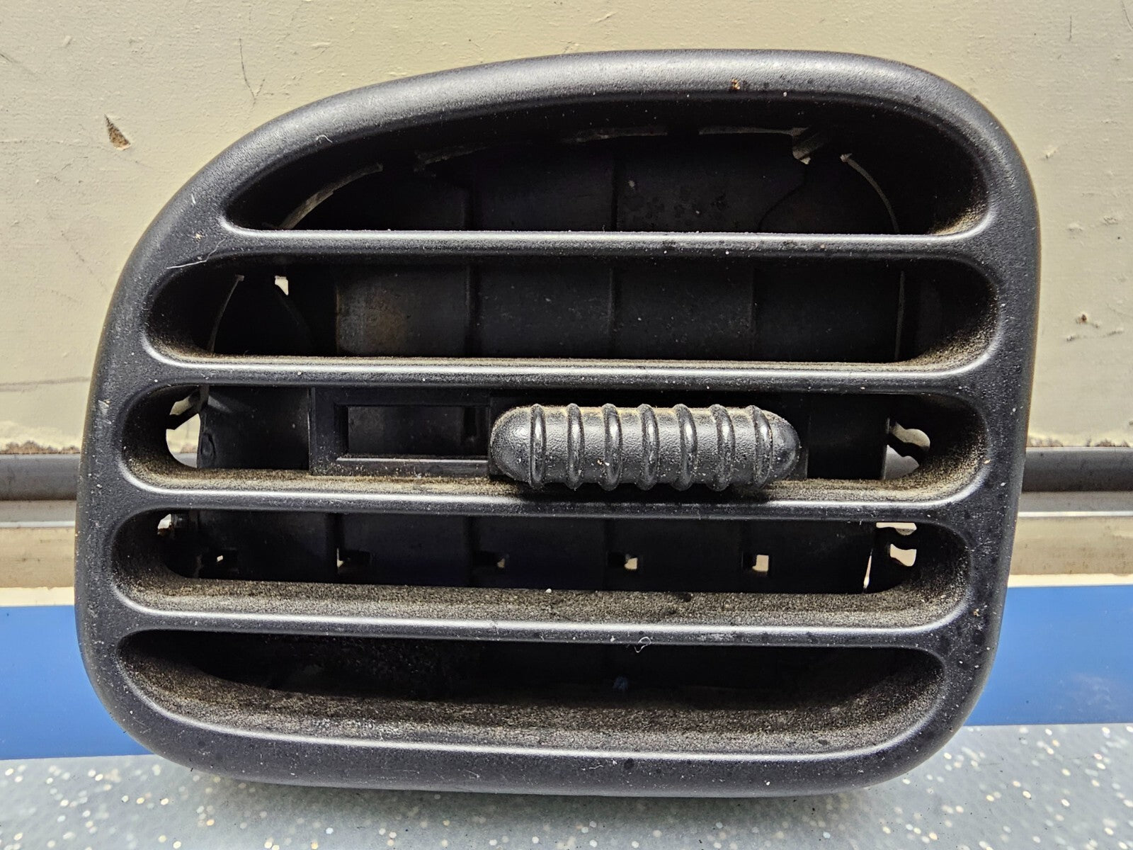98-01 Dodge Ram Dash Right Passenger Heater Climate Air Vent Filter Conditioner
