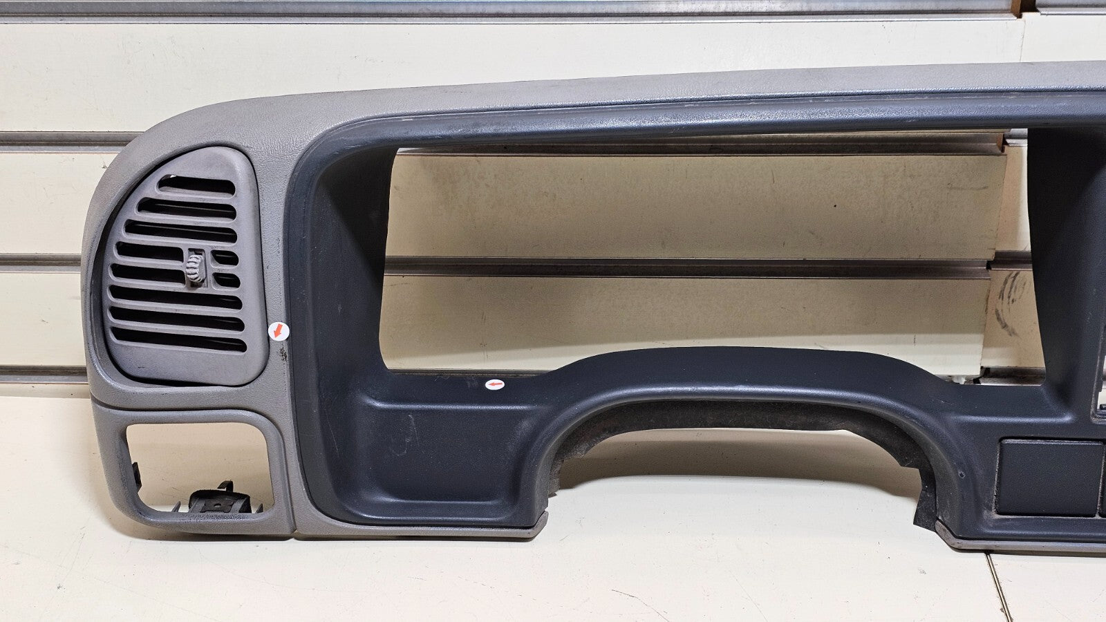 95-99 CHEVY GMC TRUCK SILVERADO CK Cluster Gauge Speedo Dash Bezel LIGHT GRAY C3