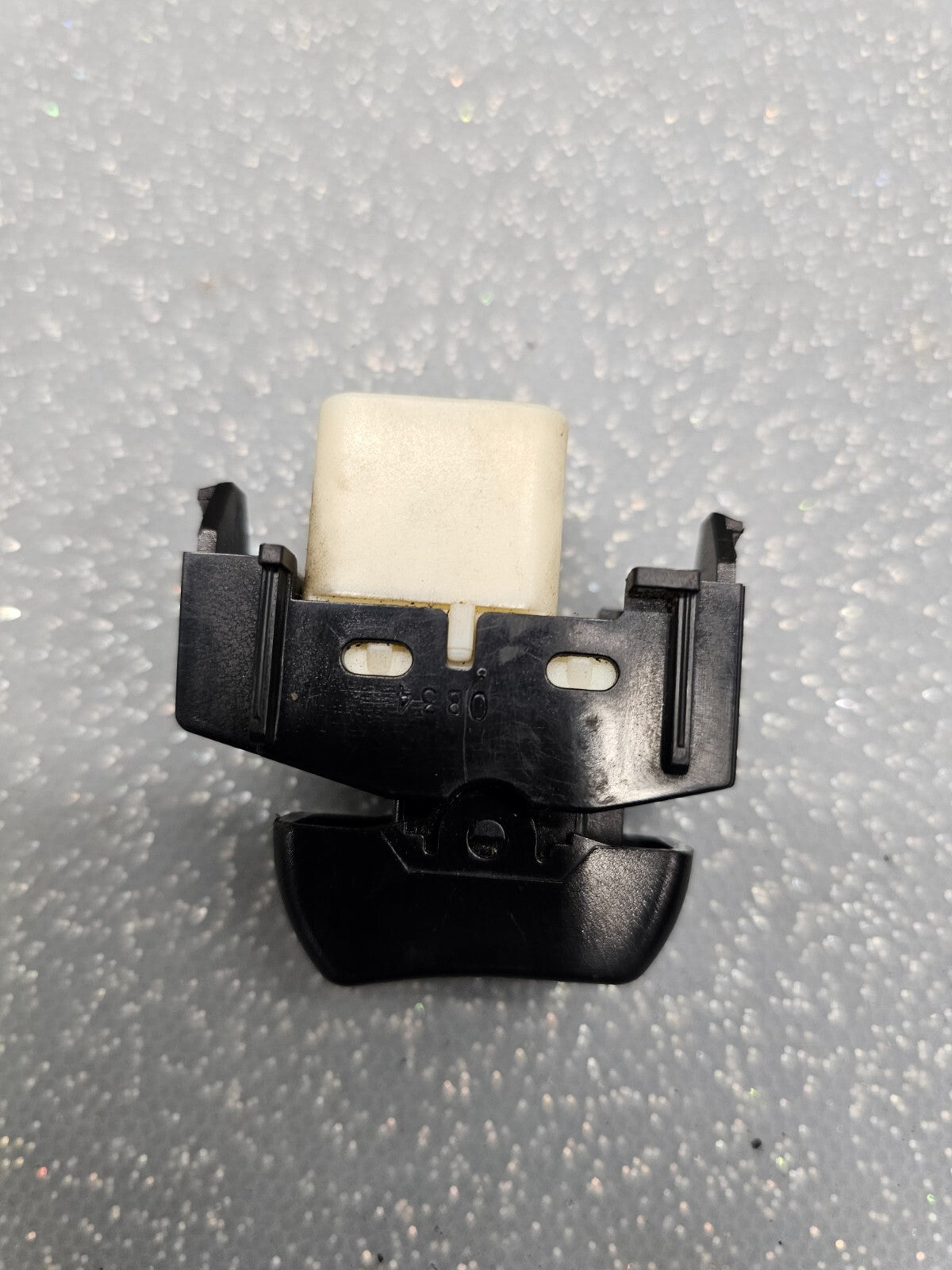 03 - 08 TOYOTA COROLLA BASE FRONT DOOR LOCK SWITCH OEM/TC