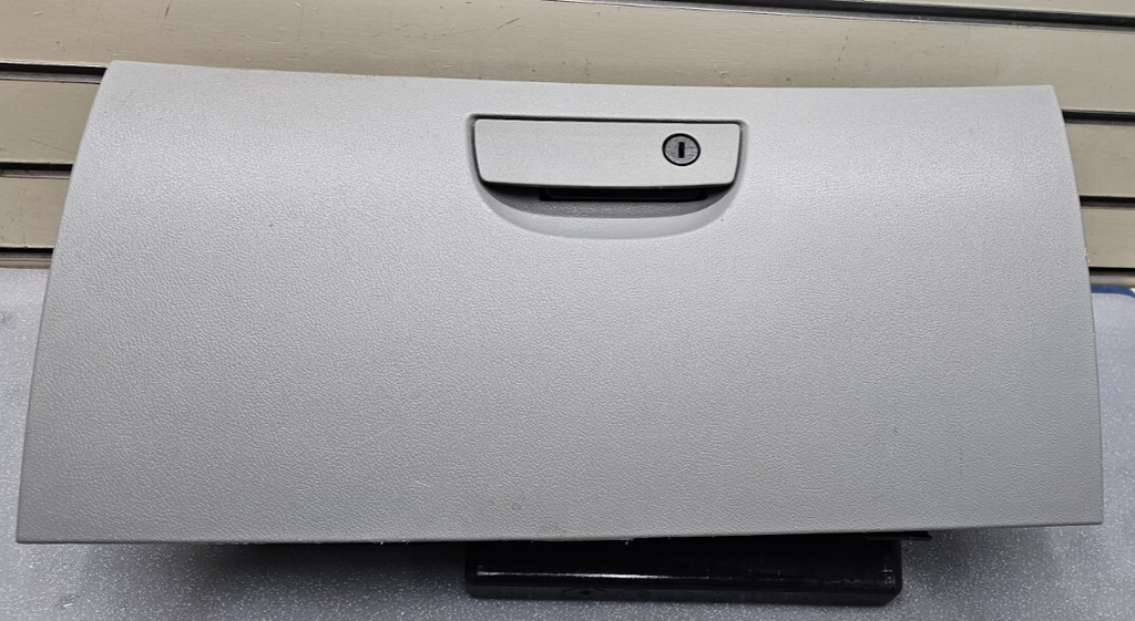 🔥05-14 Challenger Magnum 300 Dash Glove Box Storage Compartment Assembly Gray