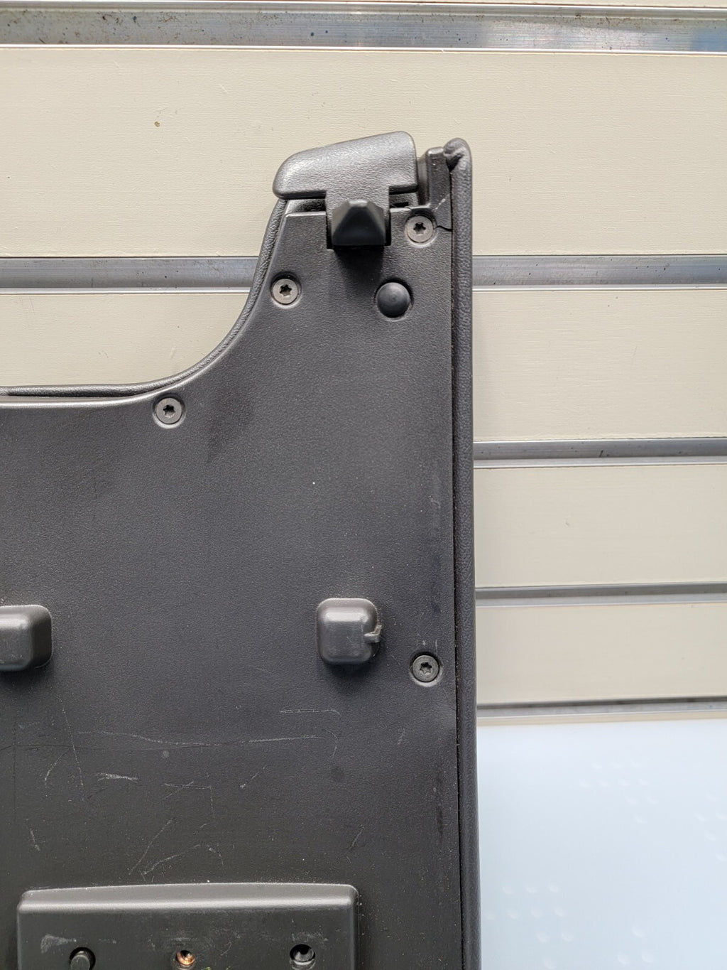 🔥04-08 PONTIAC GRAND PRIX Center Console Armrest Storage Cover Lid BLACK L10