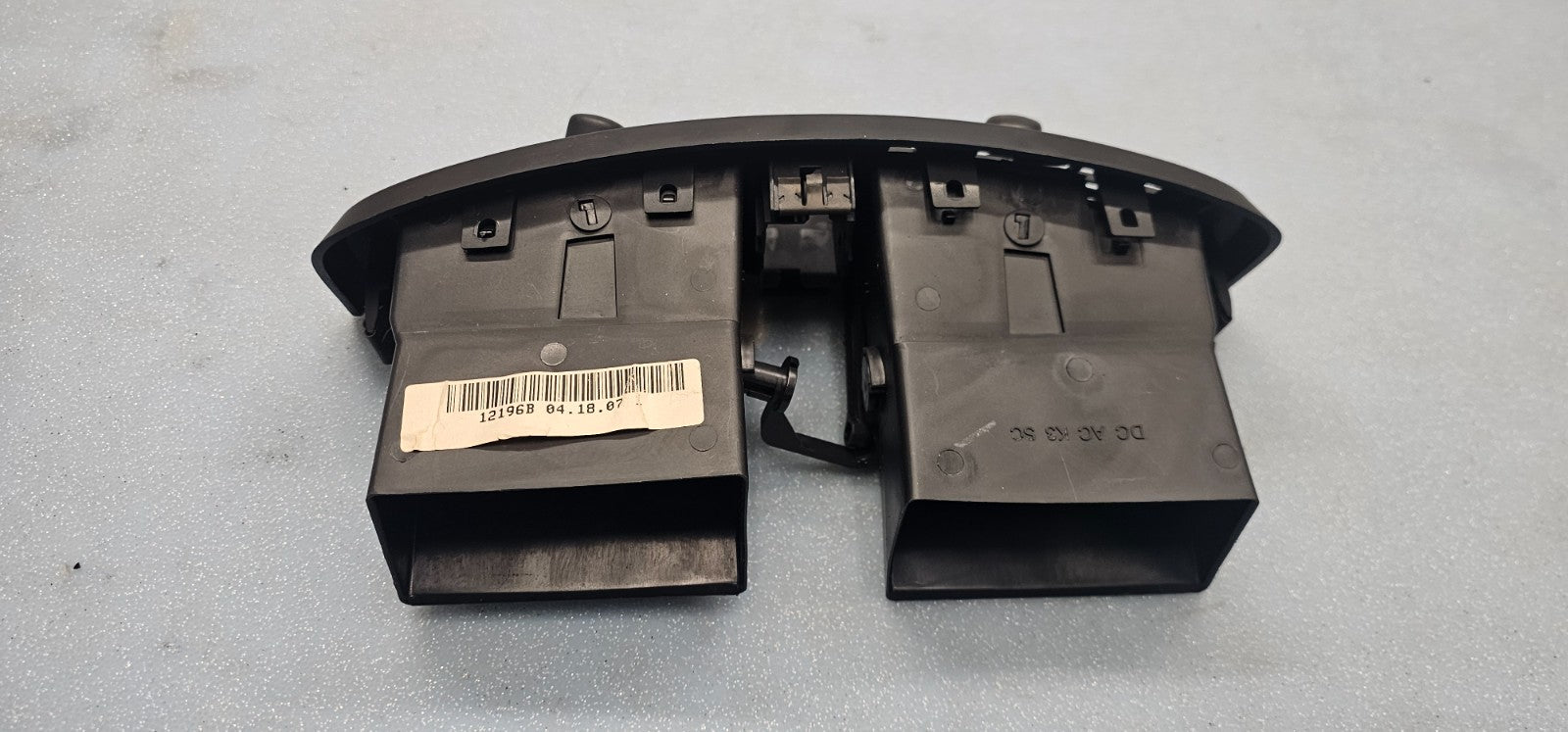 🔥03-07 CADILLAC CTS FRONT Center Dash Dual AC A/C HVAC Air Vent Heater Black