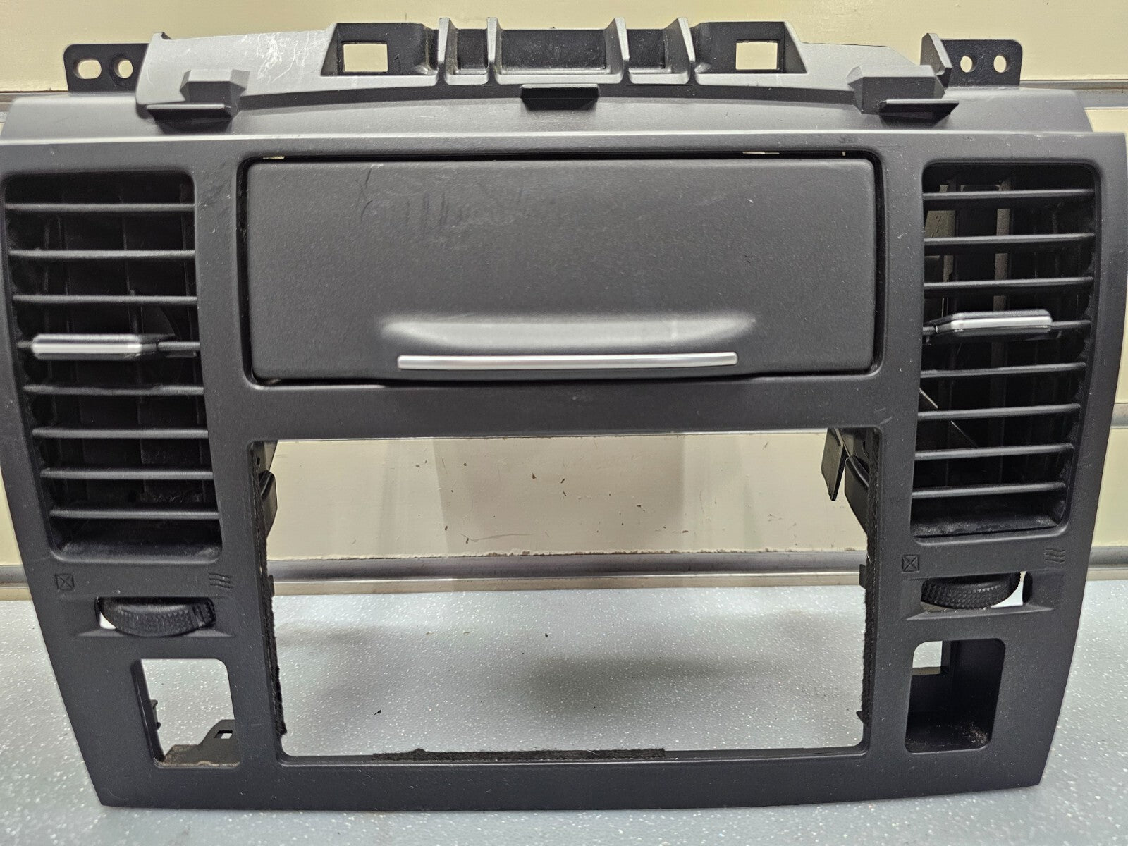 07-12 Nissan VERSA Dash AM FM Radio Stereo Display Bezel Trim Panel DK GRAY B74