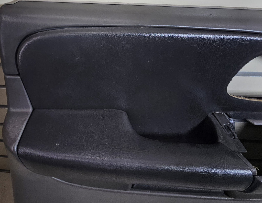 🔥02-09 CHEVY TRAILBLAZER Door Panel  Front LEFT&RIGHT Set2 armrest GRAY DK G D8