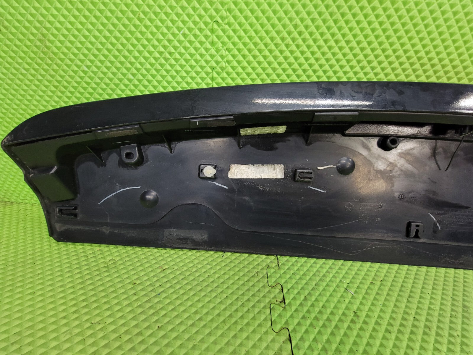 11-20 Dodge Grand Caravan Rear Upper Hatch Spoiler Wing Mount Break Light Black