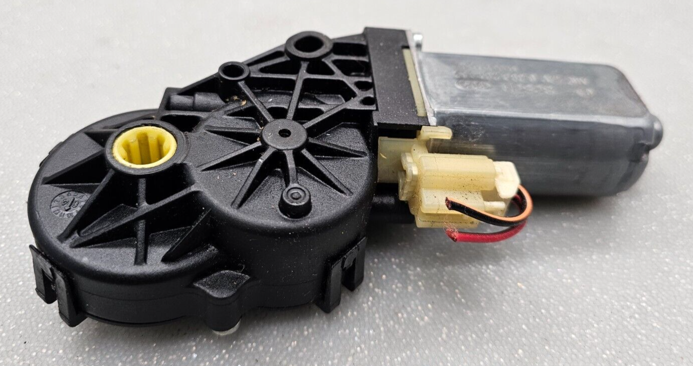 04-15 Titan Armada Left driver seat adjustment motor Recline Regulator Assembly