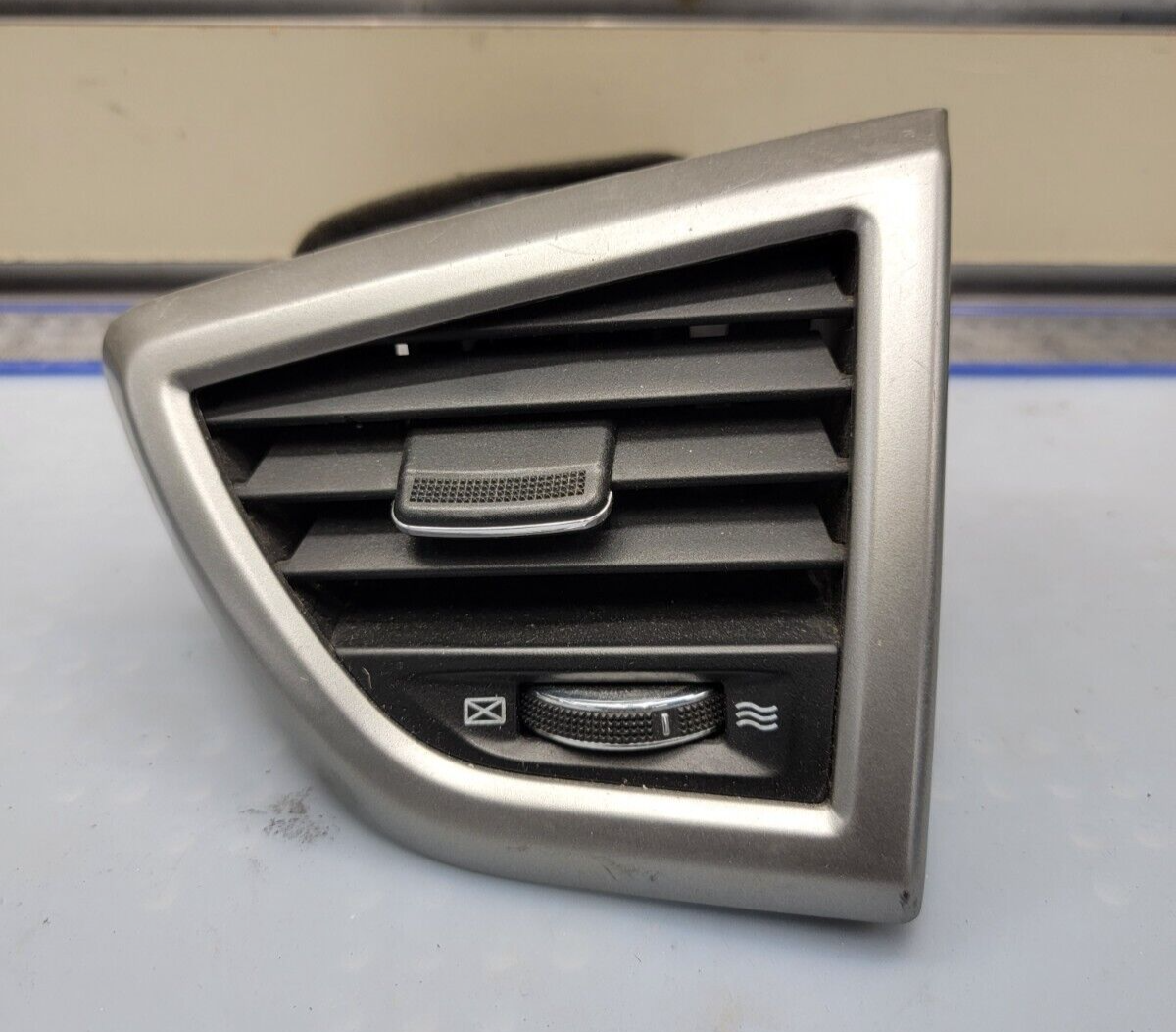 🔥12-17 Hyundai Veloster Passenger Front Dash A/C Heater Air Vent Assembly OEM