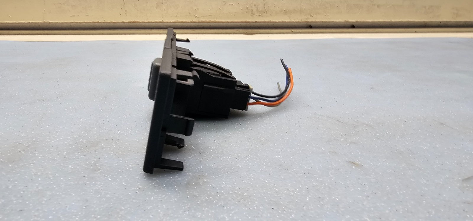 🔥95-00 Chevy GMC C/K Yukon Suburban Cargo Lamp Switch Bezel Assembly Black