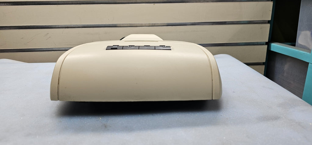 🔥08-16 TOWN COUNTRY GRAND CARAVAN OEM ROOF OVERHEAD CONSOLE DOME LIGHT LAMP TAN