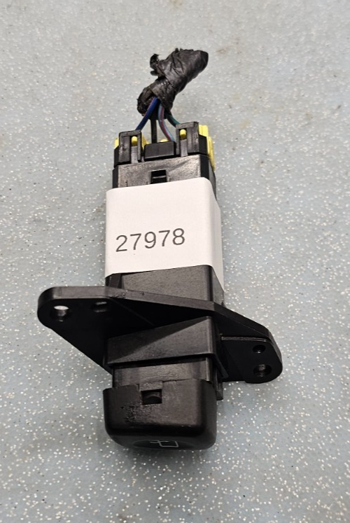 🔥99-02 Ford Expedition Navigator Rear Defroster Control Switch Assembly Black