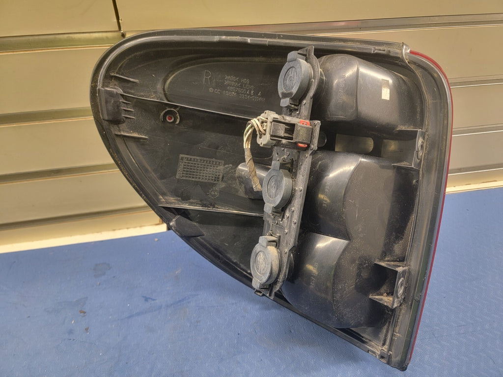 🔥2004-2007 Dodge Caravan RIGHT Tail Light Fits  OEM
