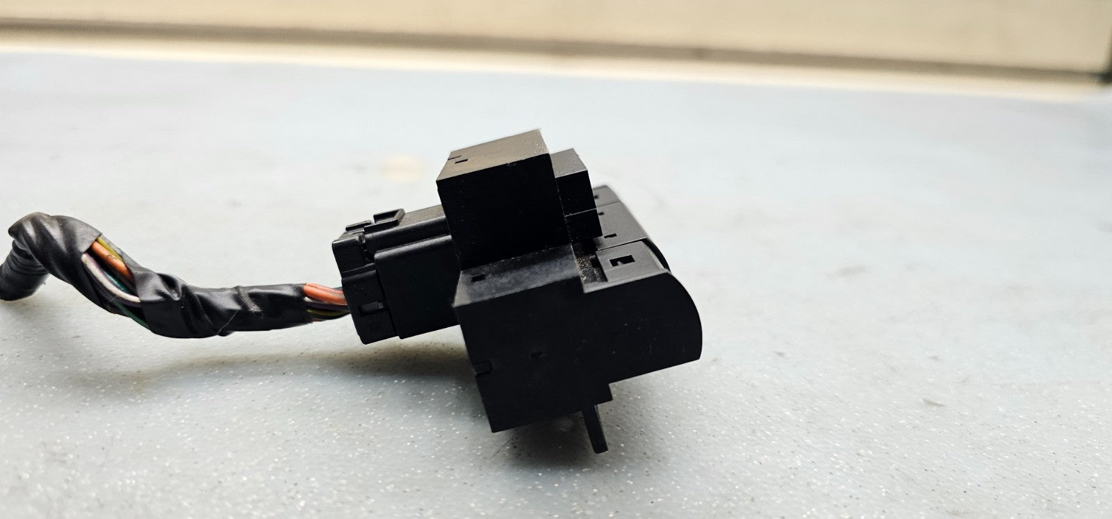 🔥05-10 Chrysler 300 Grand Caravan Hazard Warning Light Control Switch Black OEM