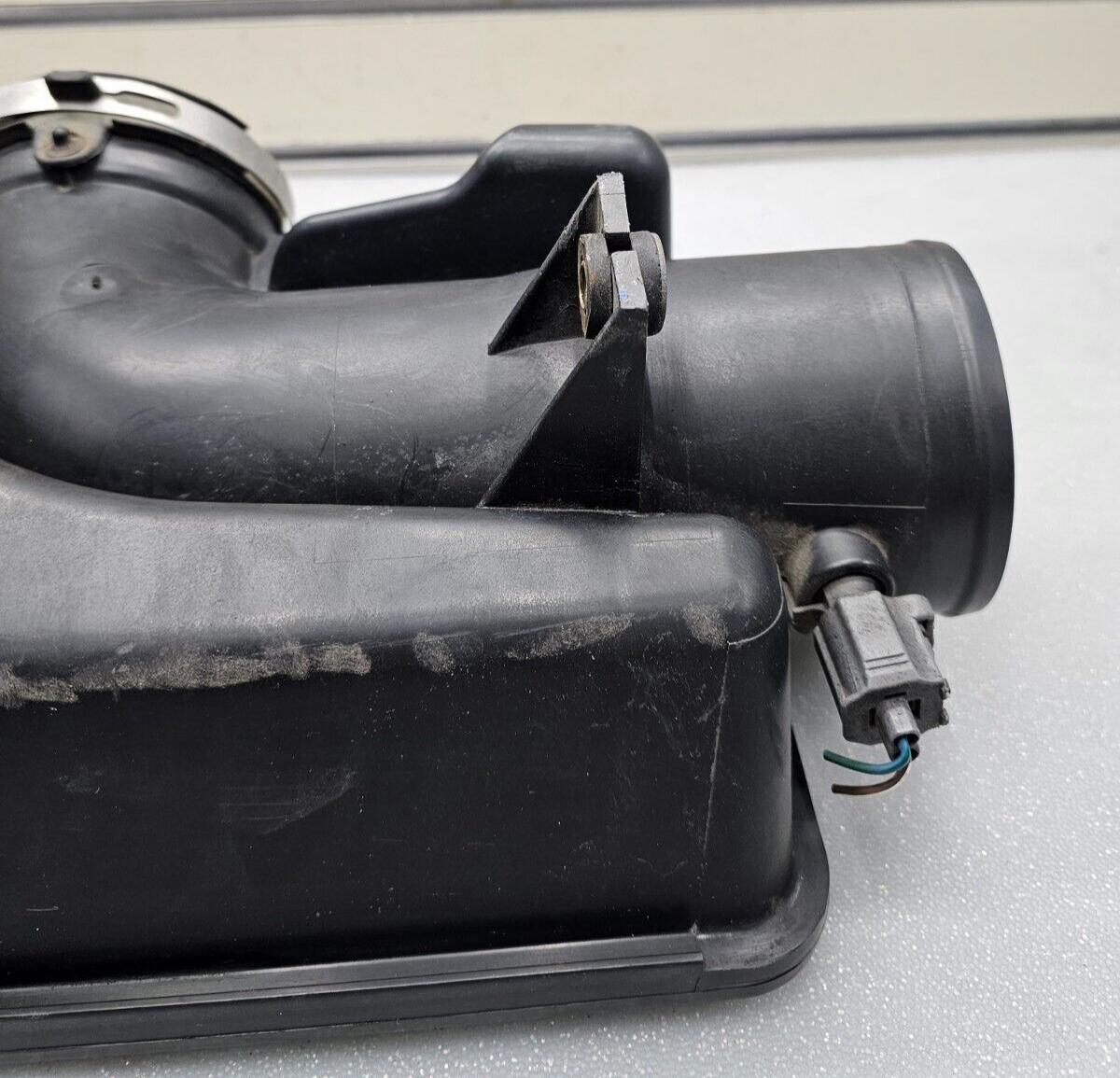 06-07 Jeep Commander Grand Cherokee 4.7L V8 Air Box Resonator OEM/JC