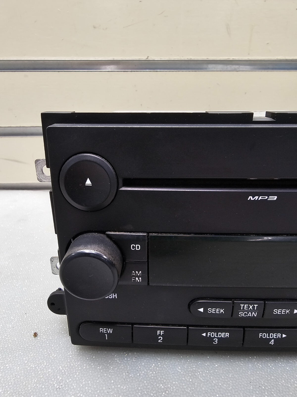 07-14 Ford Expedition 07-10 Edge AM/FM Radio CD Player MP3 Receiver AUX DISC