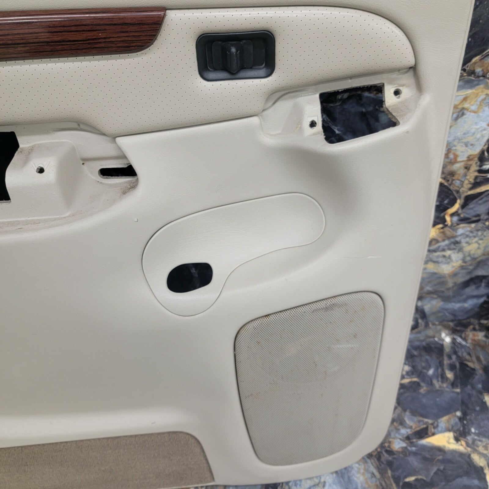 🔥99-06 Silverado SIERRA Door Panel Rear LEFT /No Arm TAN 09 D6