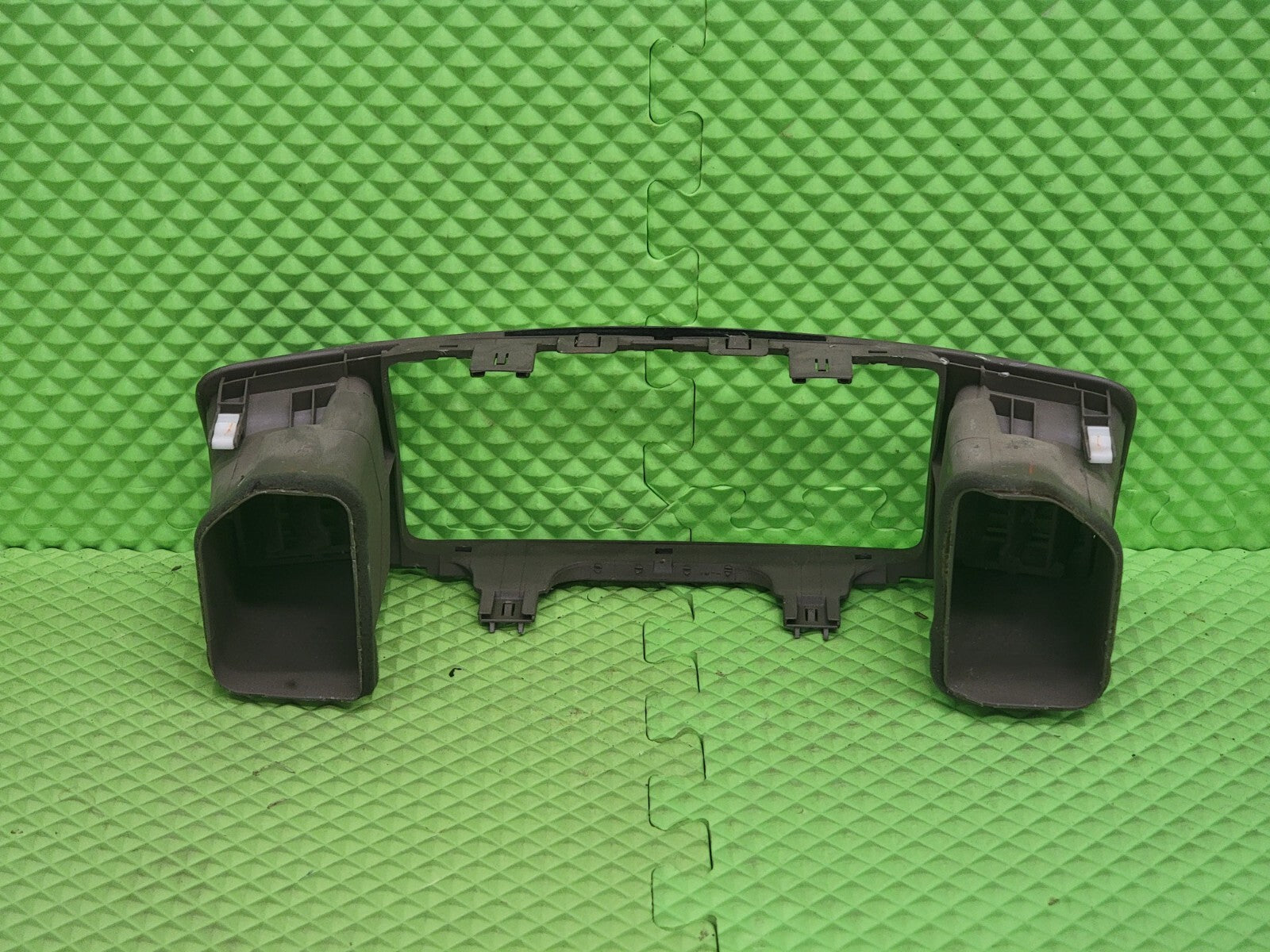 🔥03-08 TOYOTA COROLLA CENTER DASH RADIO BEZEL AIR AC VENT GRILL OEM TAN B28