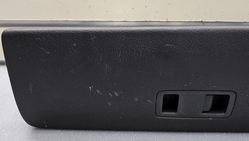 🔥04-05 Kia Sedona Dash Upper Glove Box Storage Compartment Assembly Black OEM
