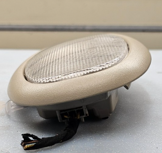 🔥04-08 Chrysler Pacifica Dome Light Assembly TAN OEM