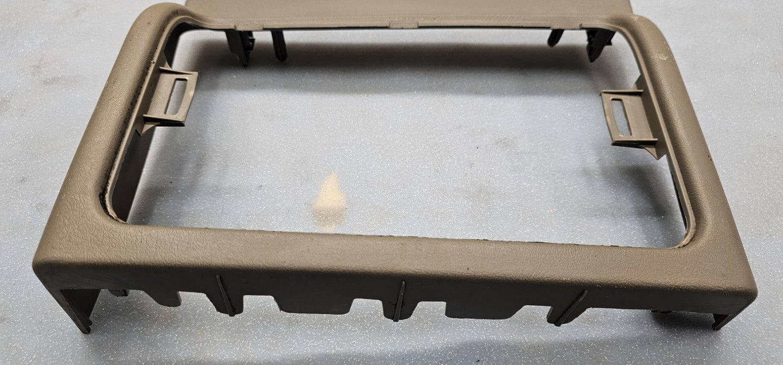 🔥03-06 CHEVY SILVERADO TAHOE GMC SIERRA CENTER CONSOLE STORAGE CUBBY TRAY TAN