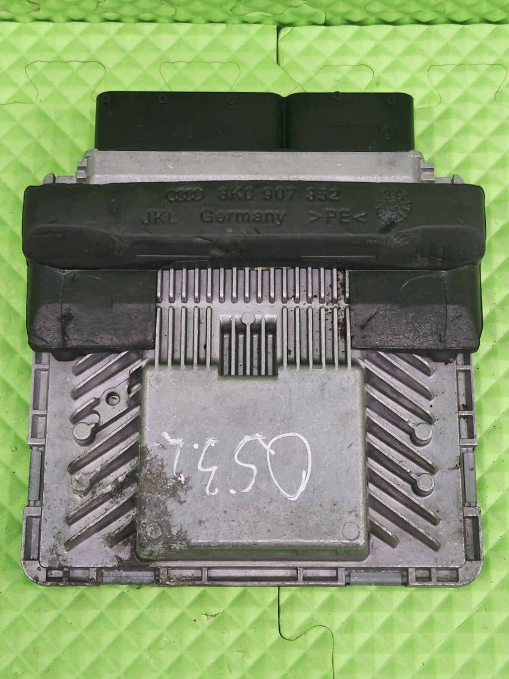 2010 AUDI Q5 Engine Control Module
