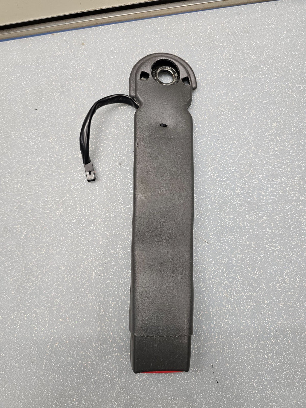 03-06 Escalade Chevy Silverado Tahoe Yukon Front LEFT RIGHT Seat Belt Buckle OEM