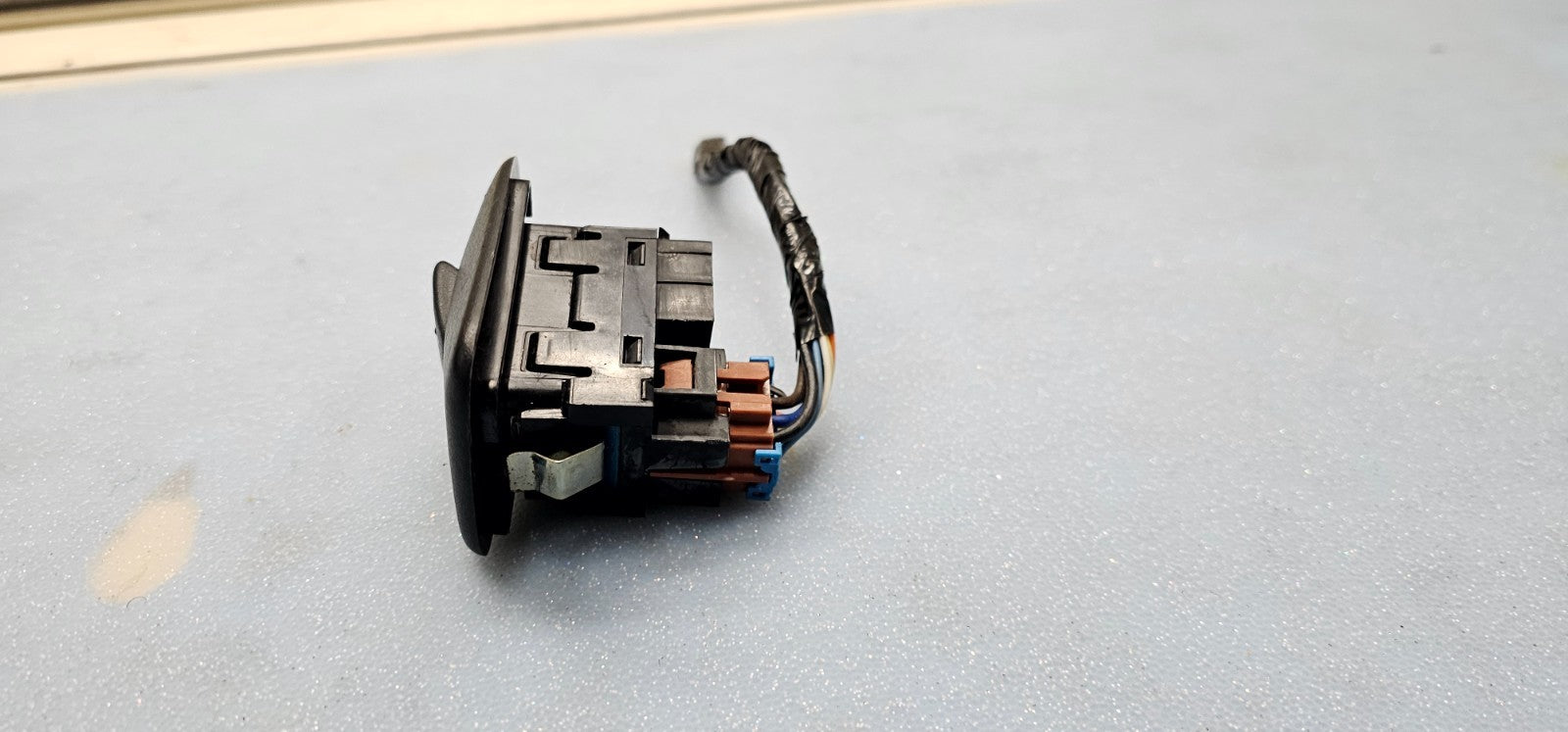 🔥03-06 Silverado Tahoe Suburban Yukon Sierra Left Rear Window Door Switch Black