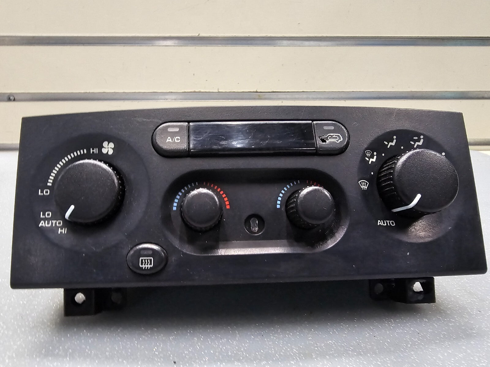 99-04 JEEP GRAND CHEROKEE Dash AC Heater Temperature Climate Control Conditioner