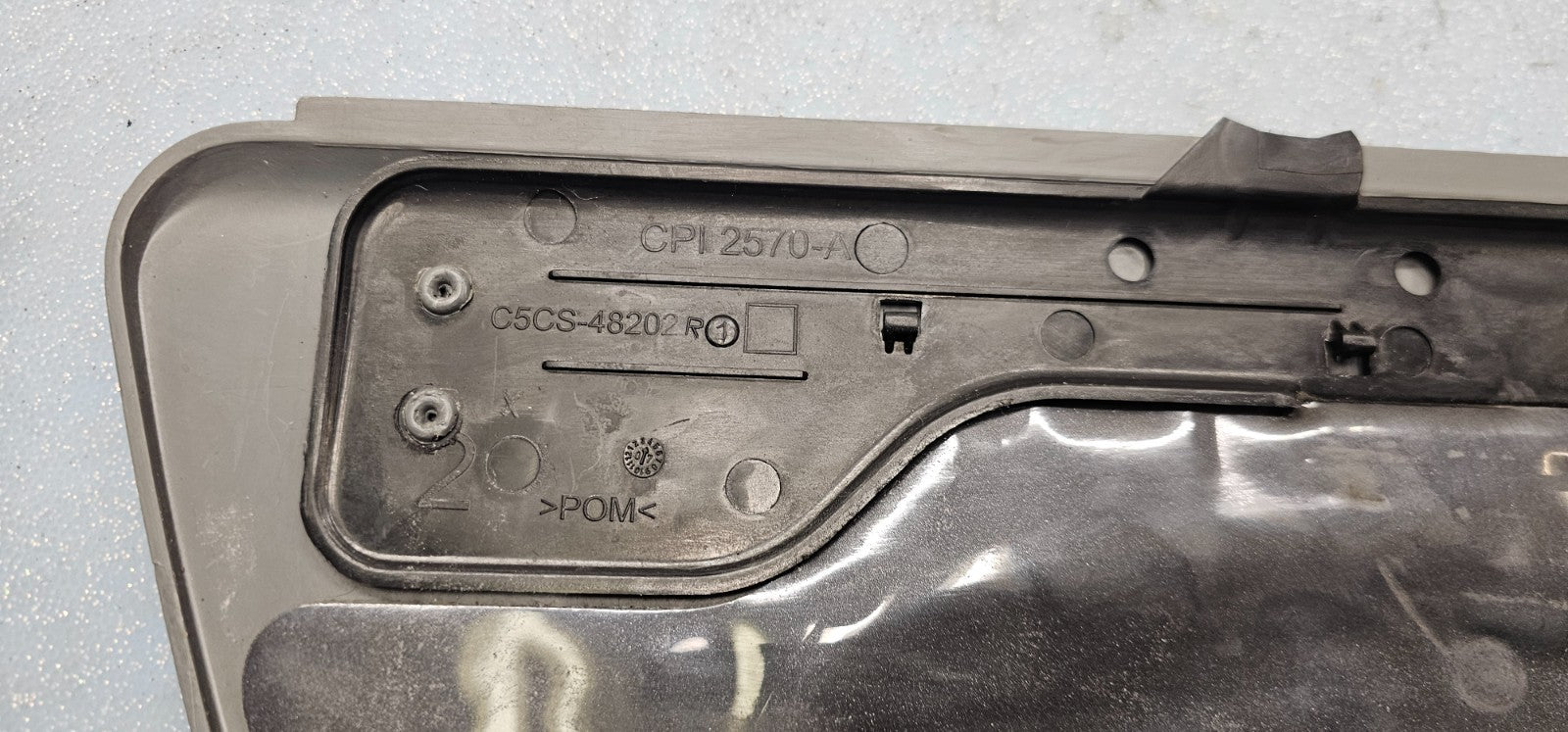 🔥05–10 Town & Country 05-07 Caravan Right Fold Flat Shield OEM GRAY