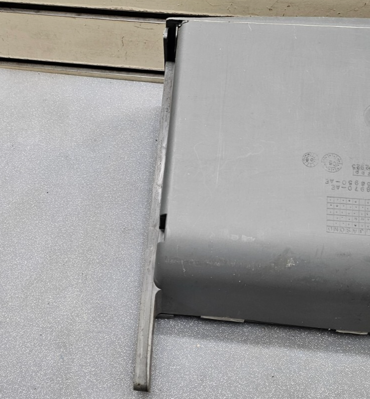 🔥01-07 CARAVAN TOWN COUNTRY DASH GLOVE BOX COMPARTMENT LID COVER ASSEMBLY GRAY