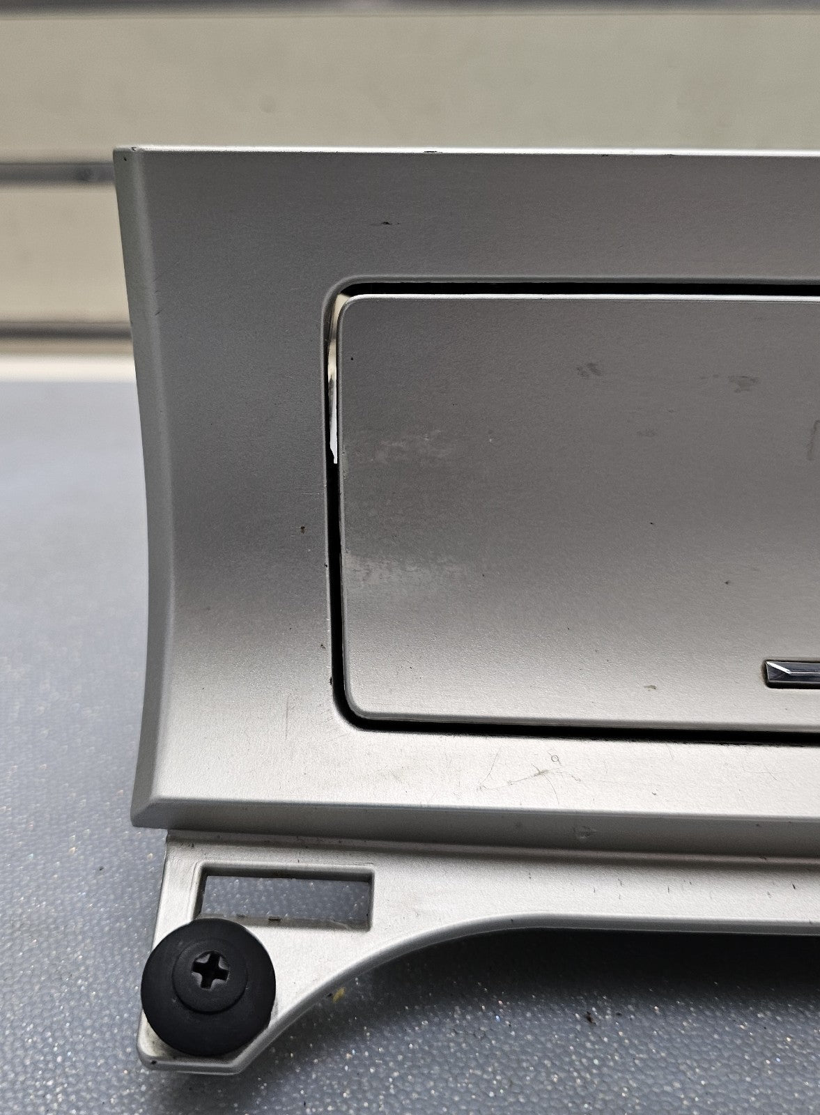 🔥07-10 Lincoln MKX Interior Dash Storage Compartment Assembly Bezel Silver