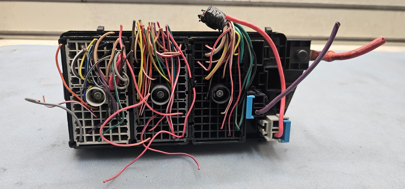 🔥08-11 Buick Lucerne/Cadillac DTS Rear Fuse Box Under Seat Fusebox Module OEM