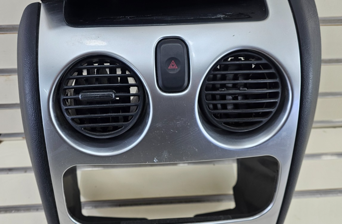🔥2003-2005 Stratus 2DR Sebring Coupe Radio Dash Trim Bezel Cover Dash Vent OEM