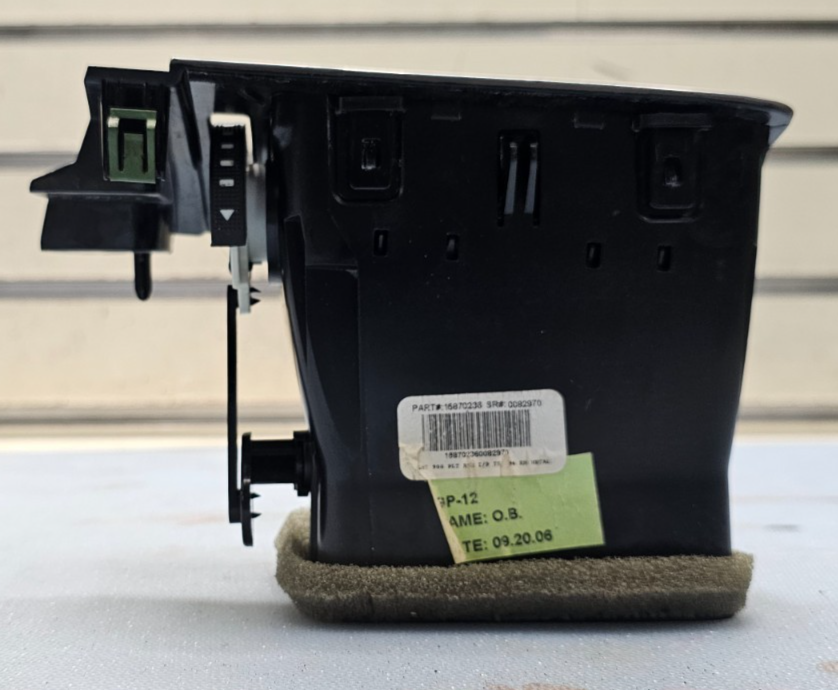 🔥07-13 Suburban TAHOE YUKON Dash A/C Air Vent Front Right Passenger Black VT16